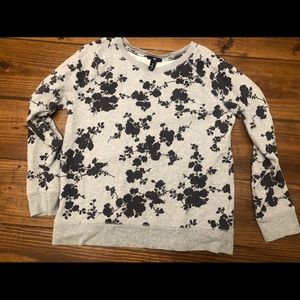 Women’s Gap sweater